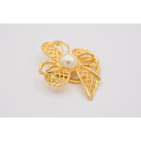 Vintage Bow Scarf Clip Faux Pearl Shiny Gold Tone Yellow Brushed 1980s 9B - Picture 7 of 12